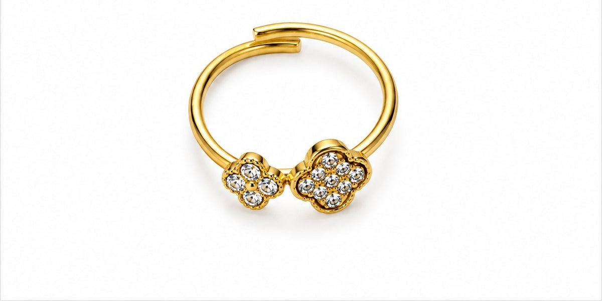 Clover Ring am Finger