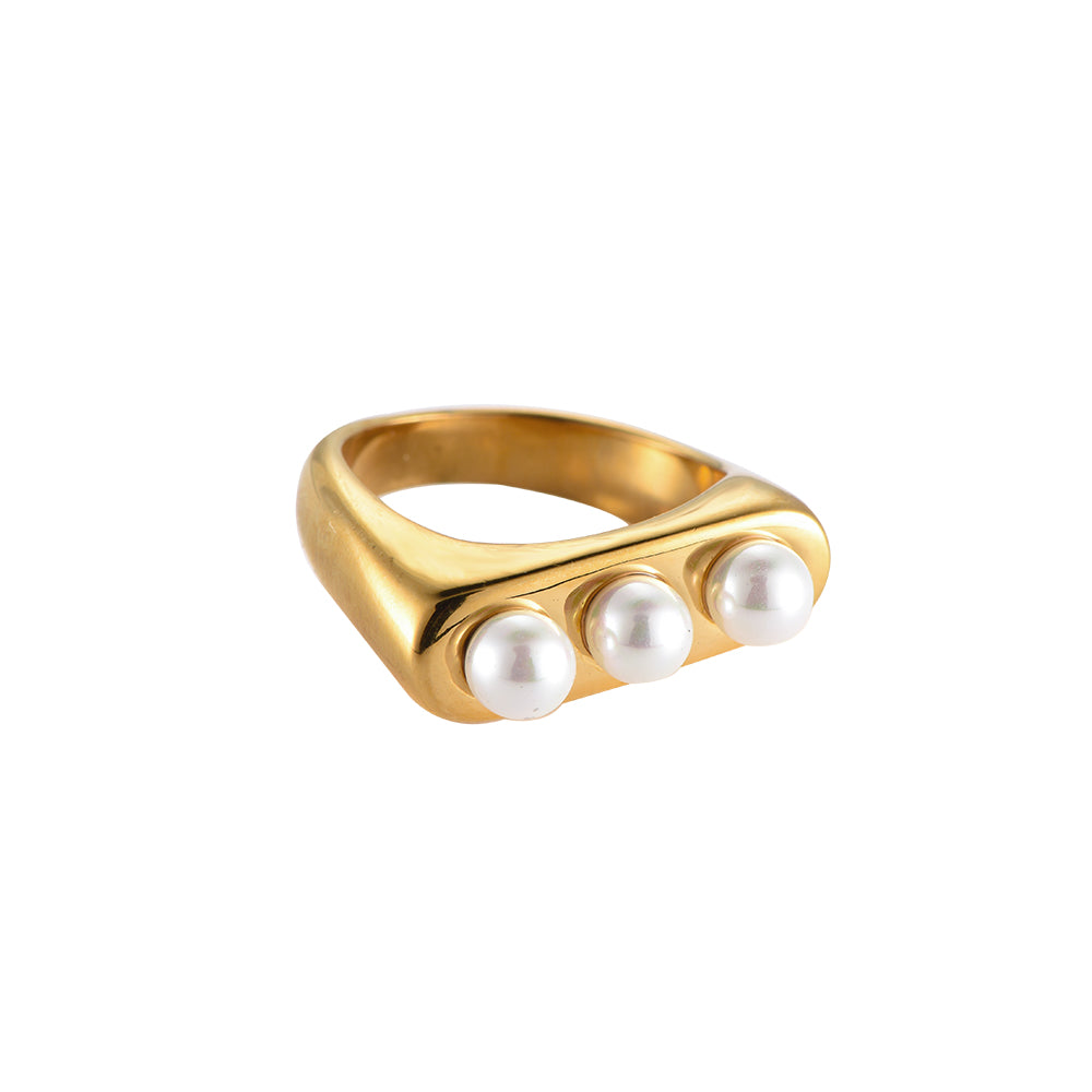 Amira Pearl Ring