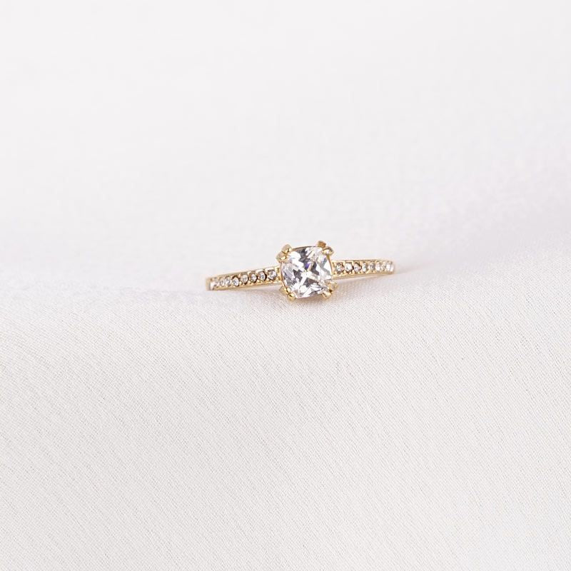 Classy Diamond Ring